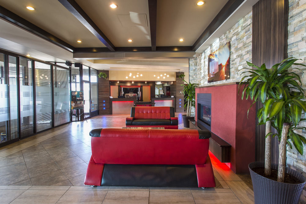 Ramada By Wyndham Edmonton Yellowhead Nw Exterior photo