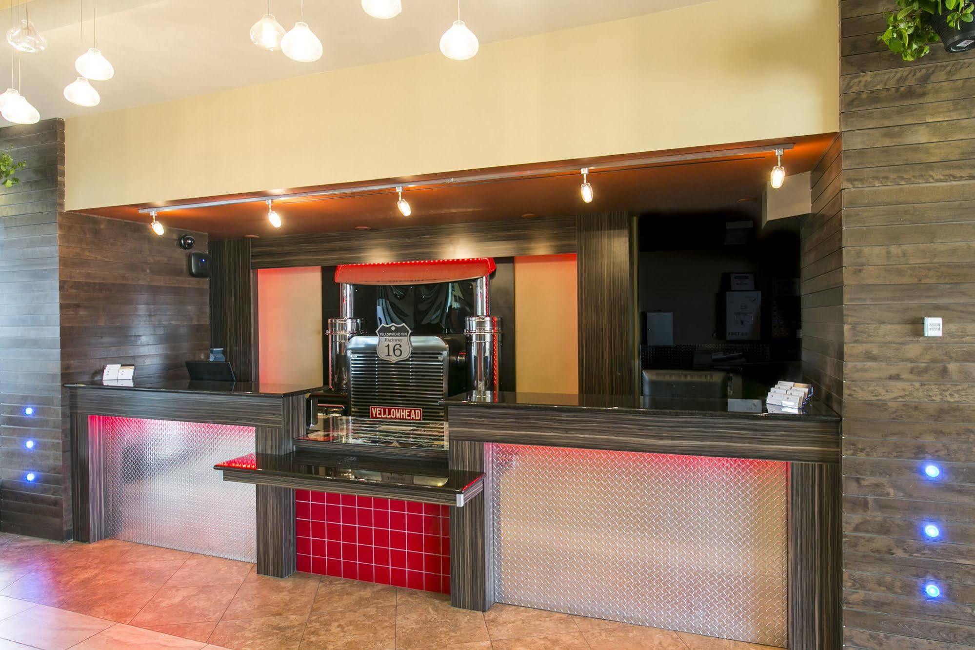 Ramada By Wyndham Edmonton Yellowhead Nw Exterior photo