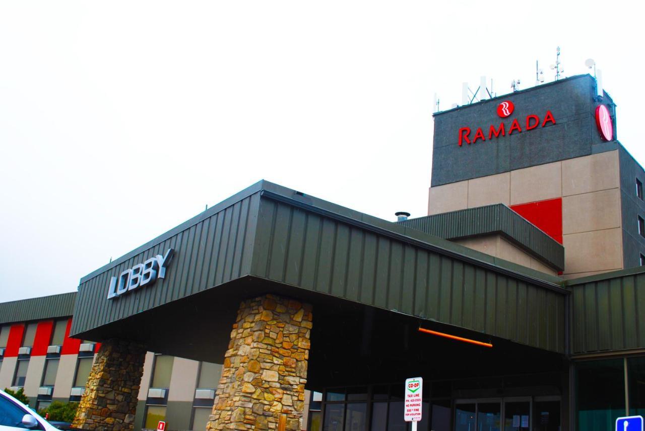 Ramada By Wyndham Edmonton Yellowhead Nw Exterior photo